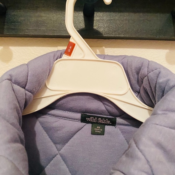 Button - front quilted jacket - Picture 1 of 3